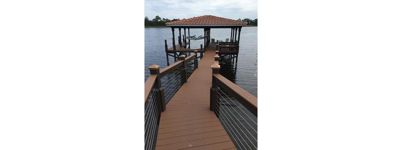 Trex Select Saddle Dock located in Dr. Phillips (Orlando)