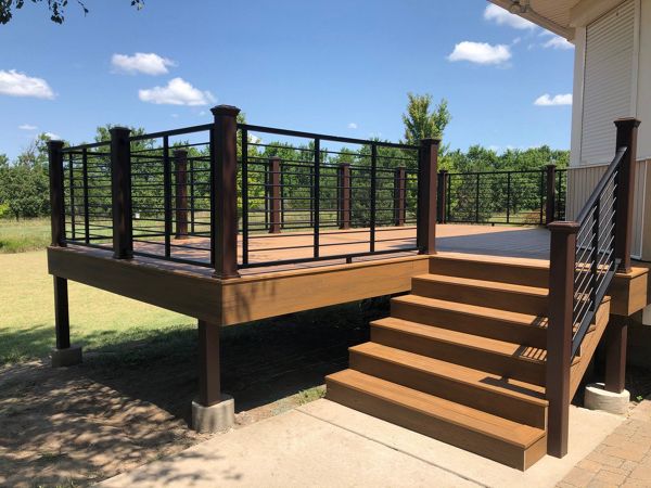 Trex Transcend Havana Gold Decking w/Trex Signature Rod & Rail Railing