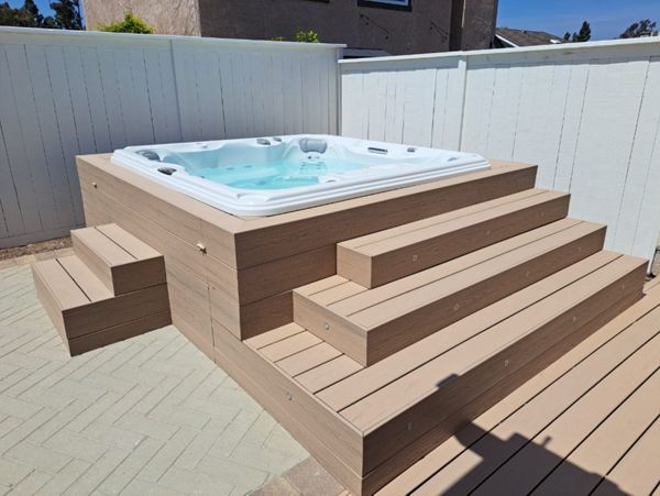 Deck around jacuzzi