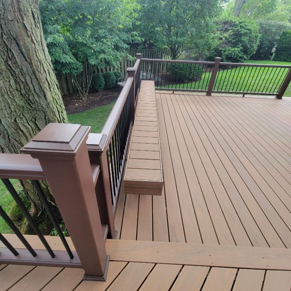 Trex Lineage Jasper with Vintage Lantern Rail