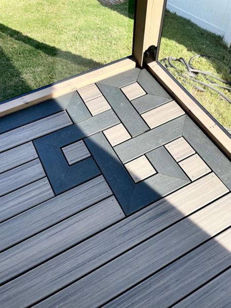 Clam Shell knot deck inlay.