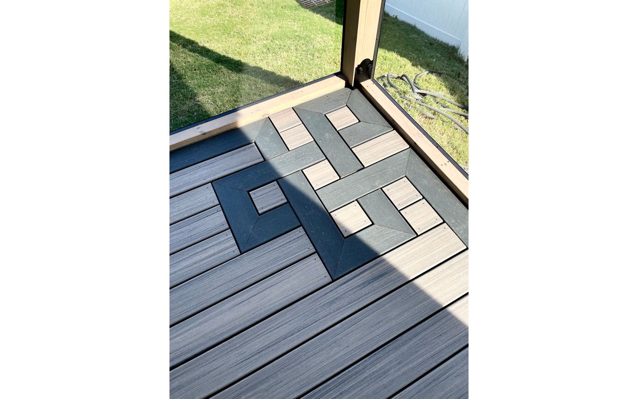 Clam Shell knot deck inlay.