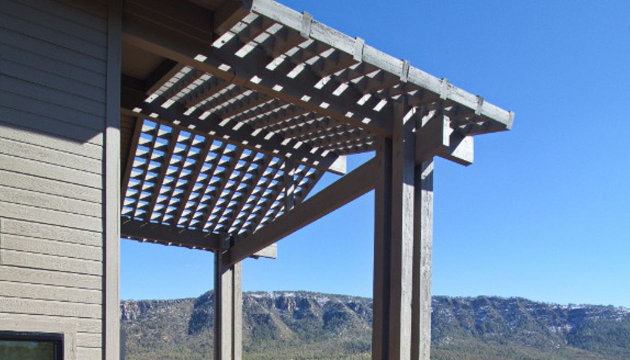 Pine, AZ sky-high "Tiki Torch" deck with drinks rail