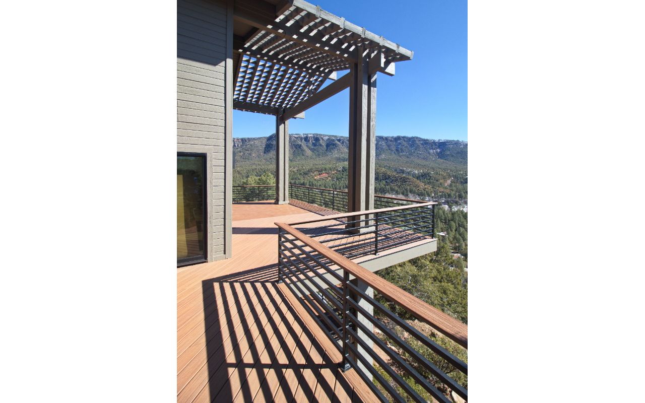 Pine, AZ sky-high "Tiki Torch" deck with drinks rail