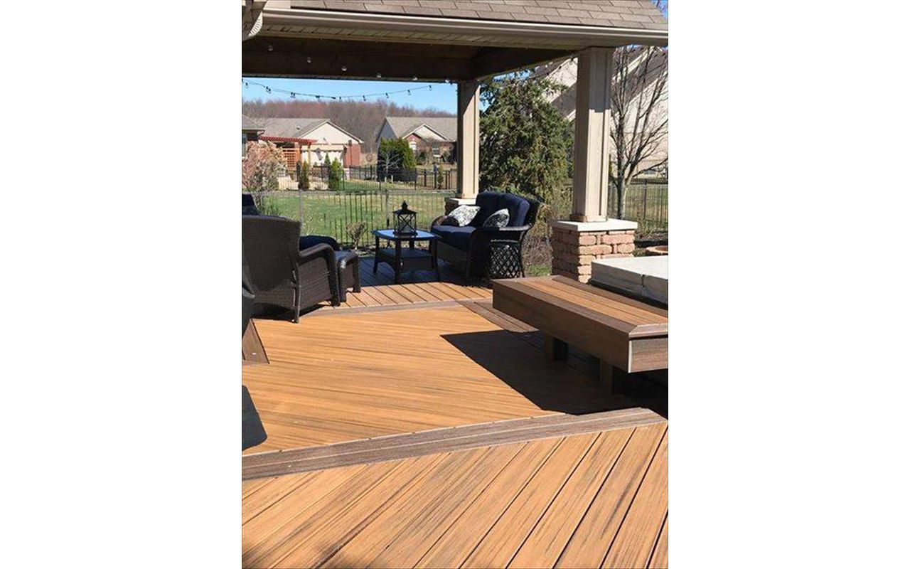 Trex Transcend Spiced Rum Border/Fascia, Trex Transcent Havana Gold Deck Boards, New Baltimore, MI