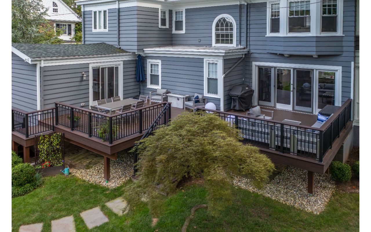 Trex Deck with Cocktail rail in South Orange