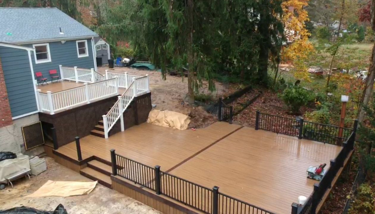 Multi level deck with Havana Gold and black Signature rails