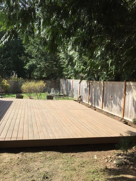 Trex enhance toasted sand with divider and matching fascia