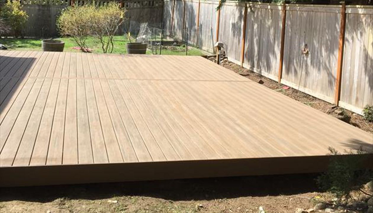 Trex enhance toasted sand with divider and matching fascia