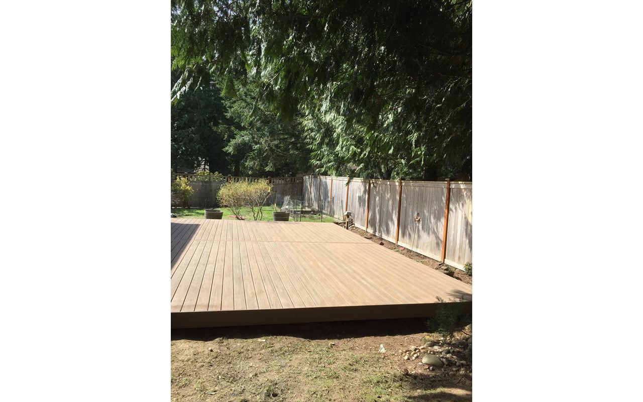 Trex enhance toasted sand with divider and matching fascia