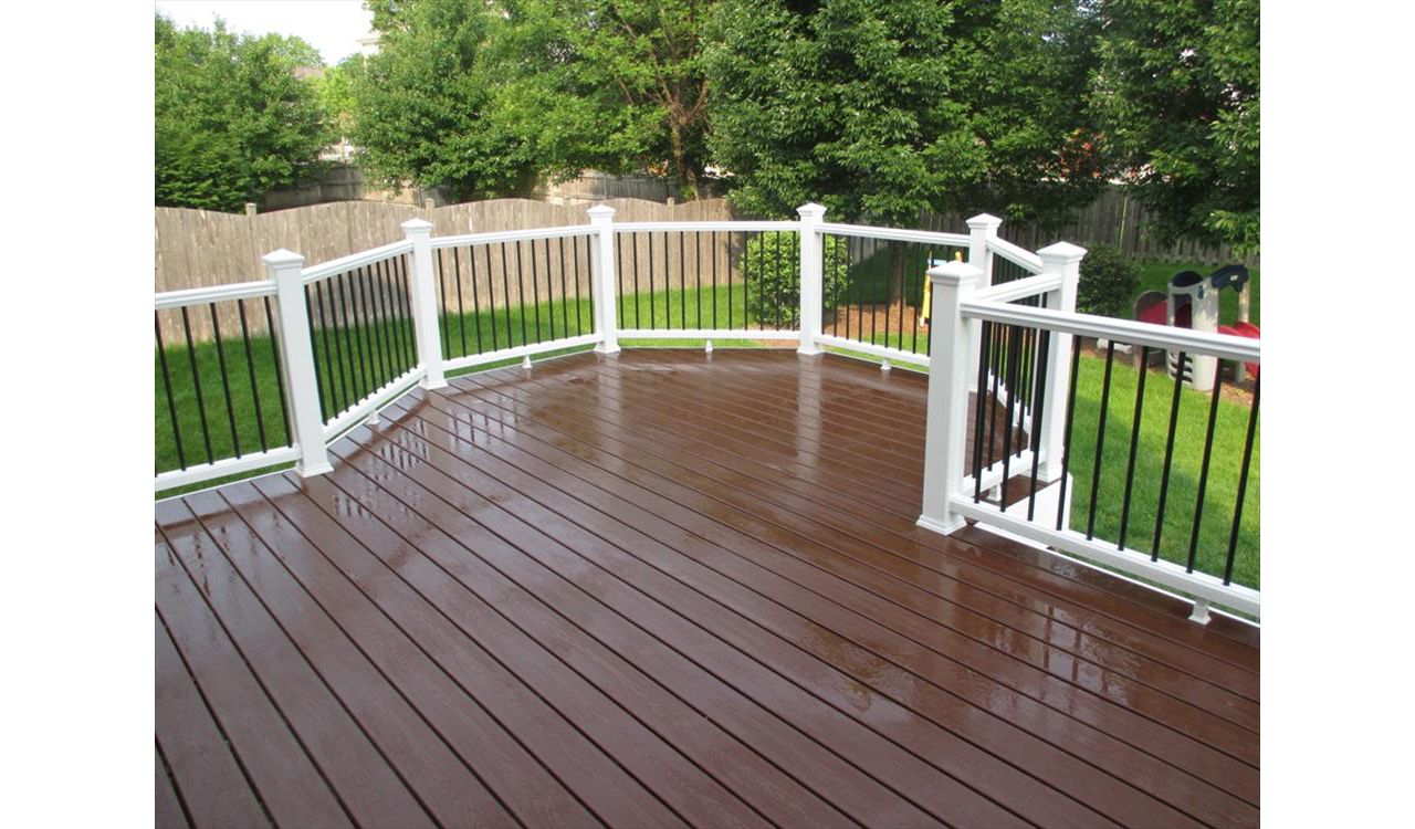 Trex Firepit White Rail Black Balusters