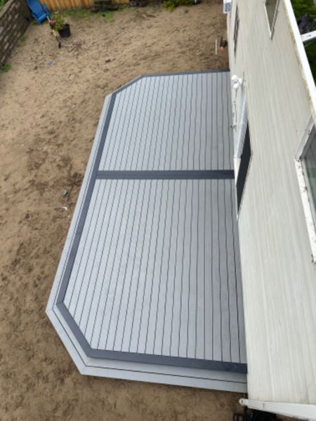 Pebble Gray decking, Winchester Gray border