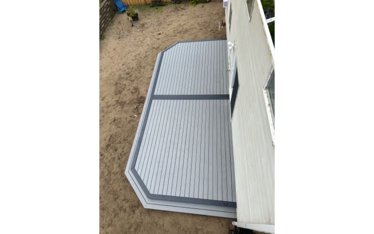 Pebble Gray decking, Winchester Gray border