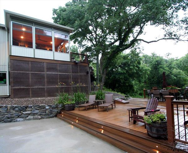 Havana Gold with spiced rum border. Tiki torch rail with black round balusters.