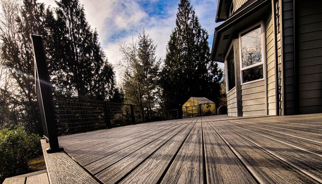 Trex Transcend Island Mist Olympia Deck