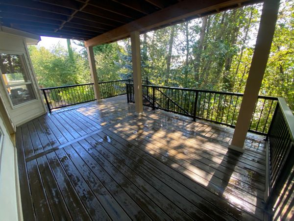 Coastal Bluff Trex Enhance. Trex Rain escape. Clackamas, Oregon