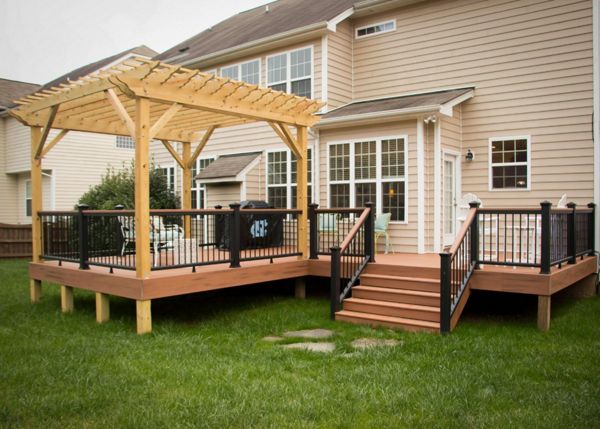 Trex Transcend Tiki Torch deck with Black Trex Transcend Railing.
