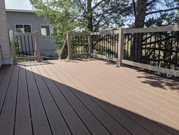 Trex Select Saddle deck