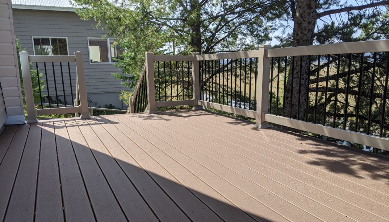 Trex Select Saddle deck