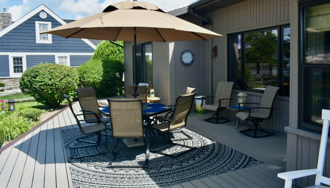 Custom Deck Builder serving Goshen, Elkhart, Granger, and surrounding areas.