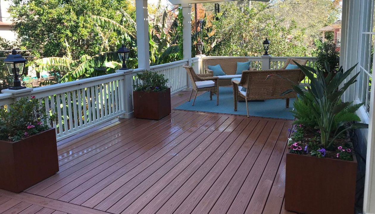 Trex Balcony and Pergola 1