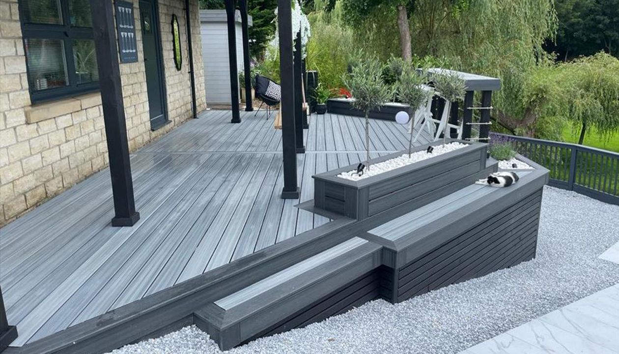TREX Enhance Naturals Foggy Wharf Decking with TREX Enhance Naturals Calm Water Borders completed in Aberford Leeds