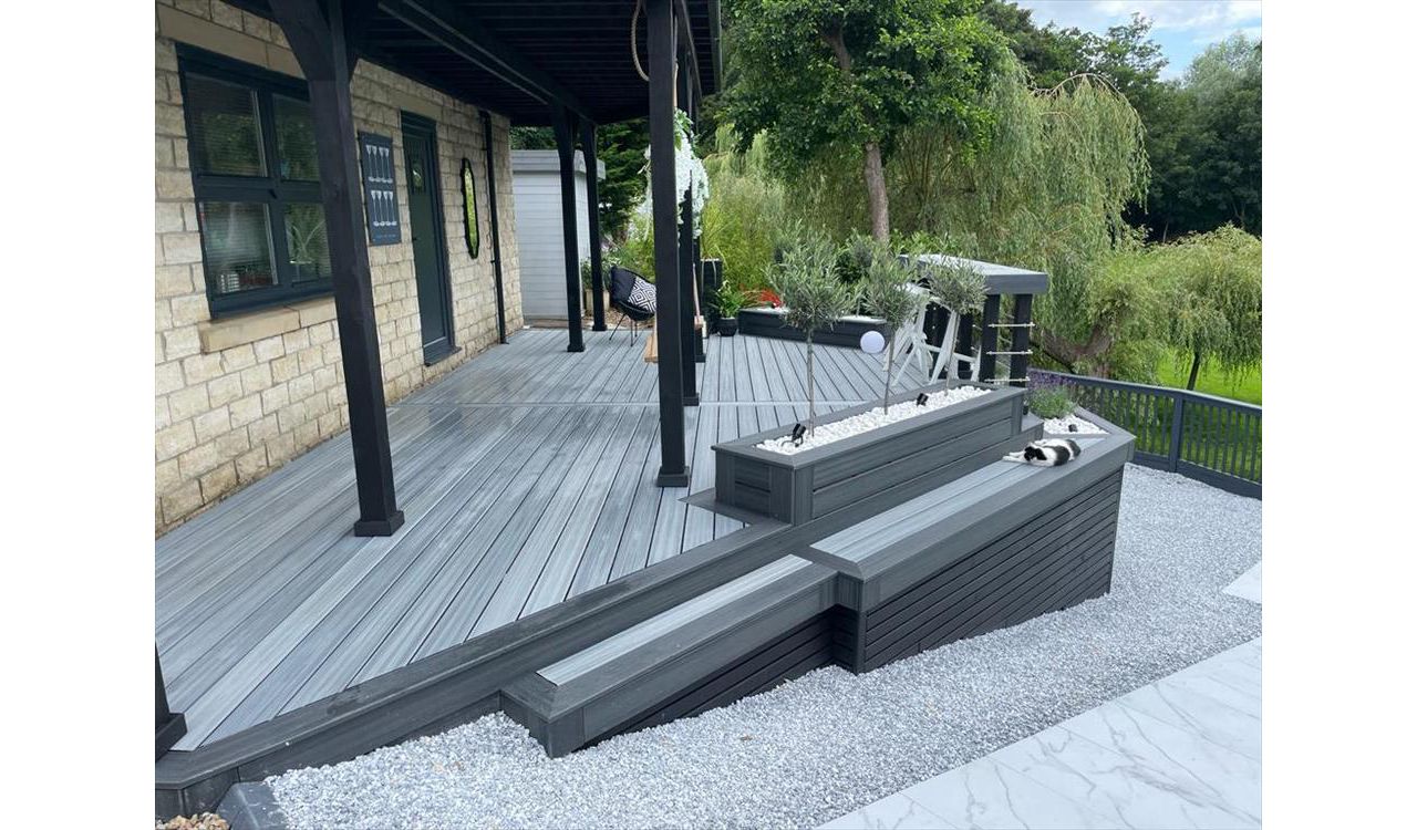 TREX Enhance Naturals Foggy Wharf Decking with TREX Enhance Naturals Calm Water Borders completed in Aberford Leeds