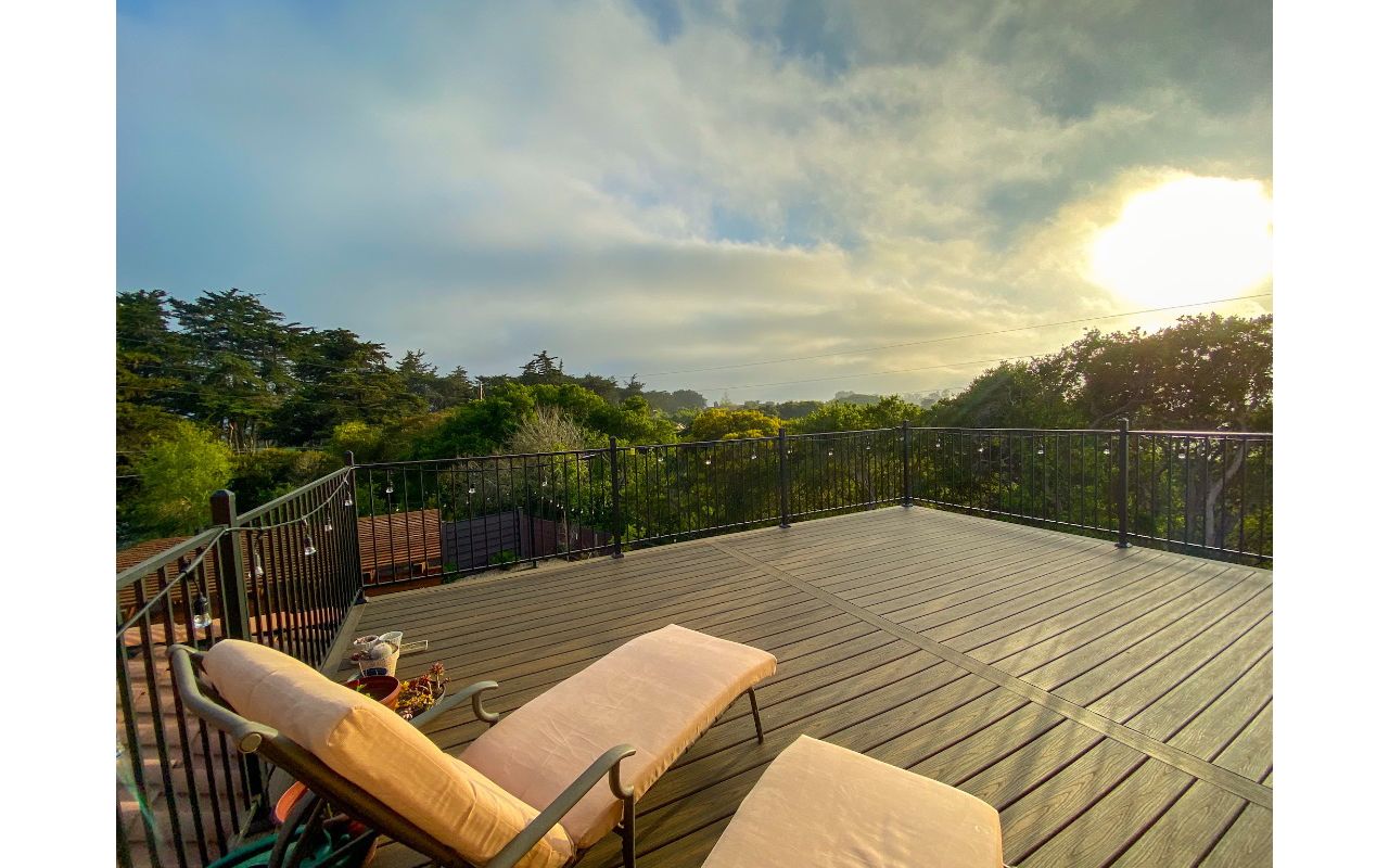 Royal Oaks Trex deck
