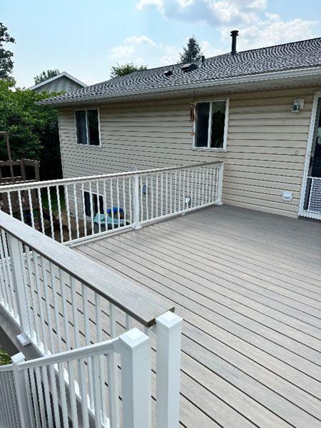 Trex Lineage composite decking, picture frame, white aluminum railing, drink rail, Rochester and surrounding areas