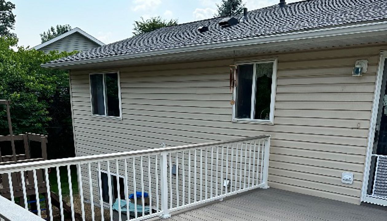 Trex Lineage composite decking, picture frame, white aluminum railing, drink rail, Rochester and surrounding areas