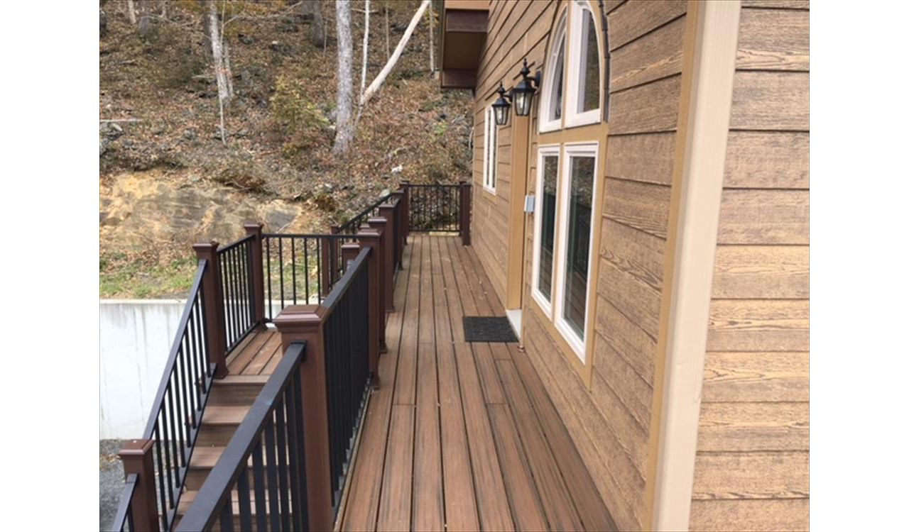 Trex Transcend decking & Signature railing walkway resists weather in the elevated mountain environment.