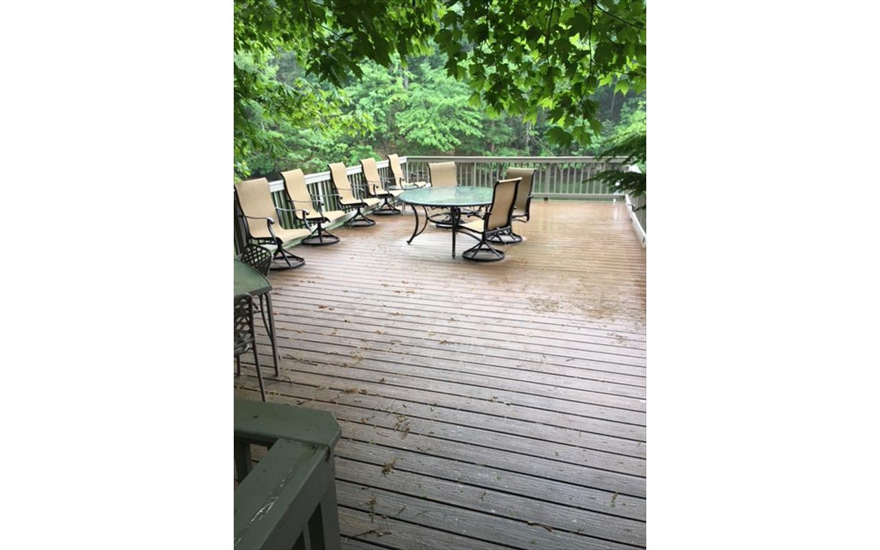 Large rooftop deck is great area to entertain