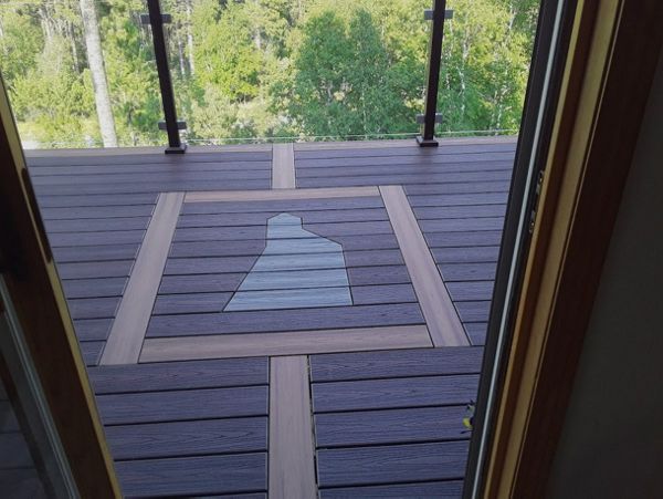 Transend Lava Rock, Tiki Torch, Island Mist, with Signature Bronze Railing