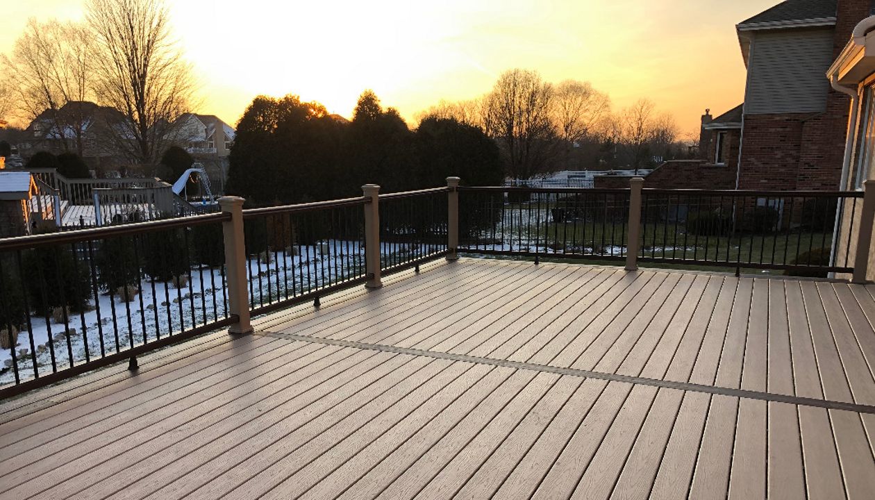 Orland Park, IL Rope Swing Decking and Posts with Vintage Lantern Picture Frame Border and Transcend Railings - Black Aluminum Balusters