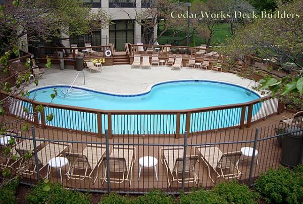 Trex pool Deck with aluminum balusters
