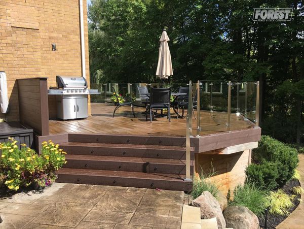 Spiced Rum TREX Deck. Built in:  Aurora, King City, Oak Ridges, Richmond Hill, Newmarket, Toronto, Mississauga, Mount Albert, Vaughan, Bradford, Stouffville