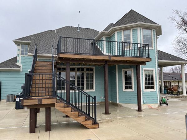 Havana Gold with a border in Vintage Lantern and Signature railing