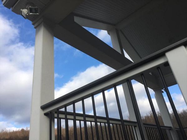 Trex Select with Cocktail Rail