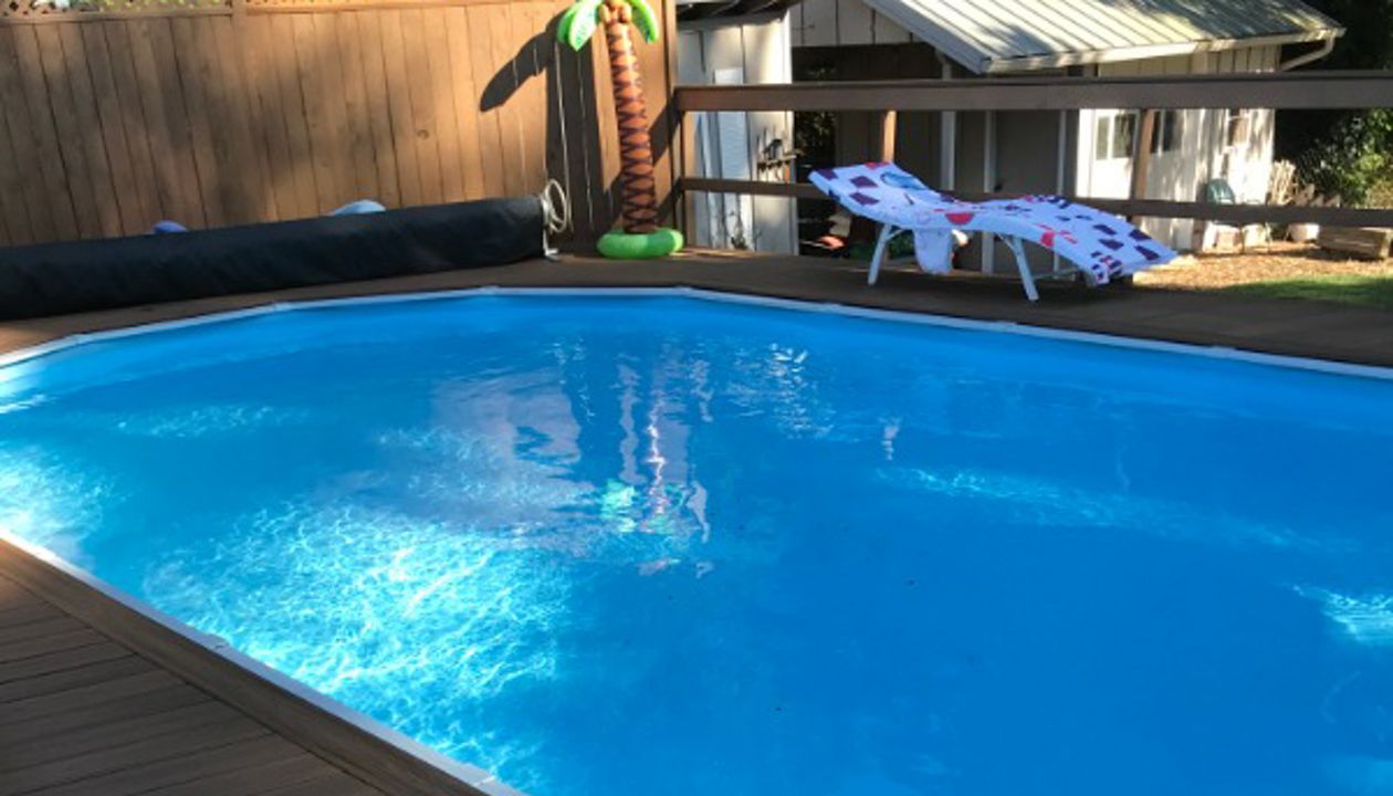 Havana Gold Trex Transcend pool deck. Mulino, Oregon