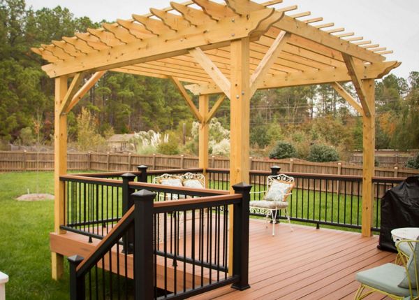 Trex Transcend Tiki Torch deck with Black Trex Transcend Railing.