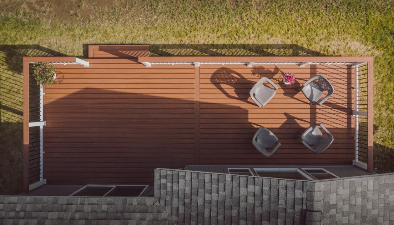 From sprawling custom structures, to modest spaces for sunning and relacing--our Trex decks are perfect.