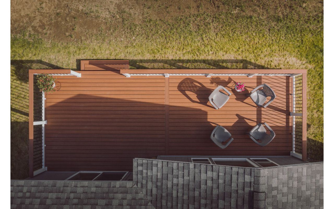 From sprawling custom structures, to modest spaces for sunning and relacing--our Trex decks are perfect.