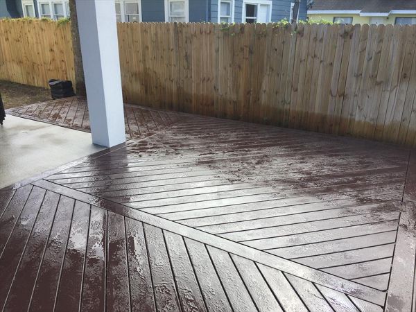 Seamlessly expand an existing patio area to gain much needed outdoor living space. This mono-tone pattern adds just the right amount of interest.