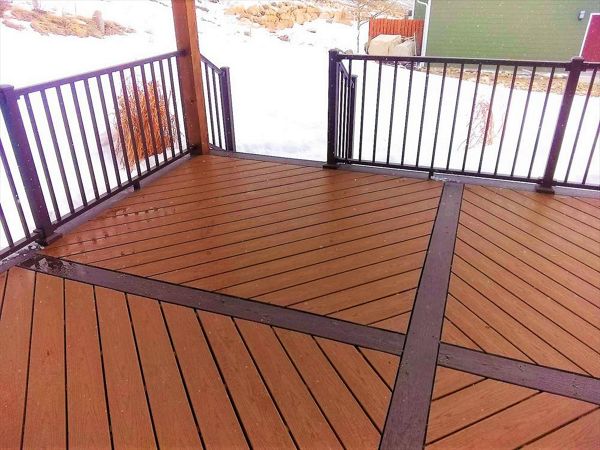 Transcend Tree House Vintage Lantern with Signature Bronze Railing