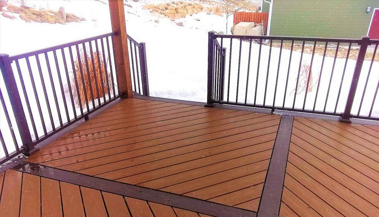 Transcend Tree House Vintage Lantern with Signature Bronze Railing