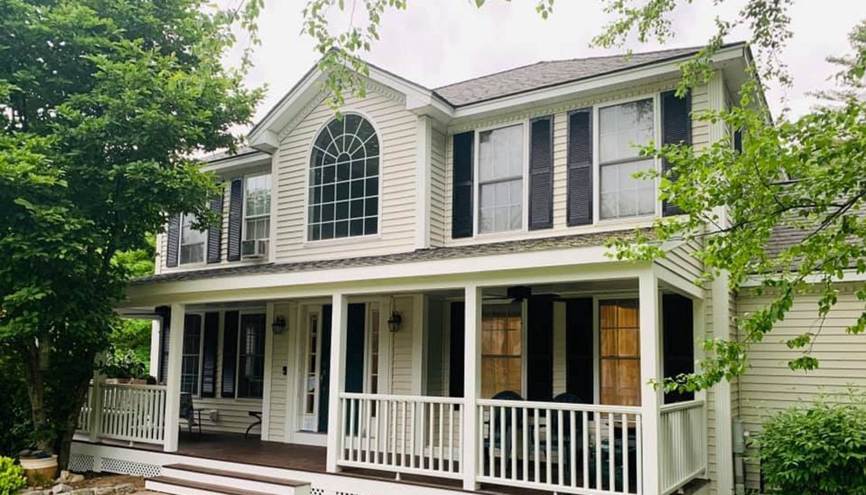 Vintage Lantern farmers porch with Transcend railings