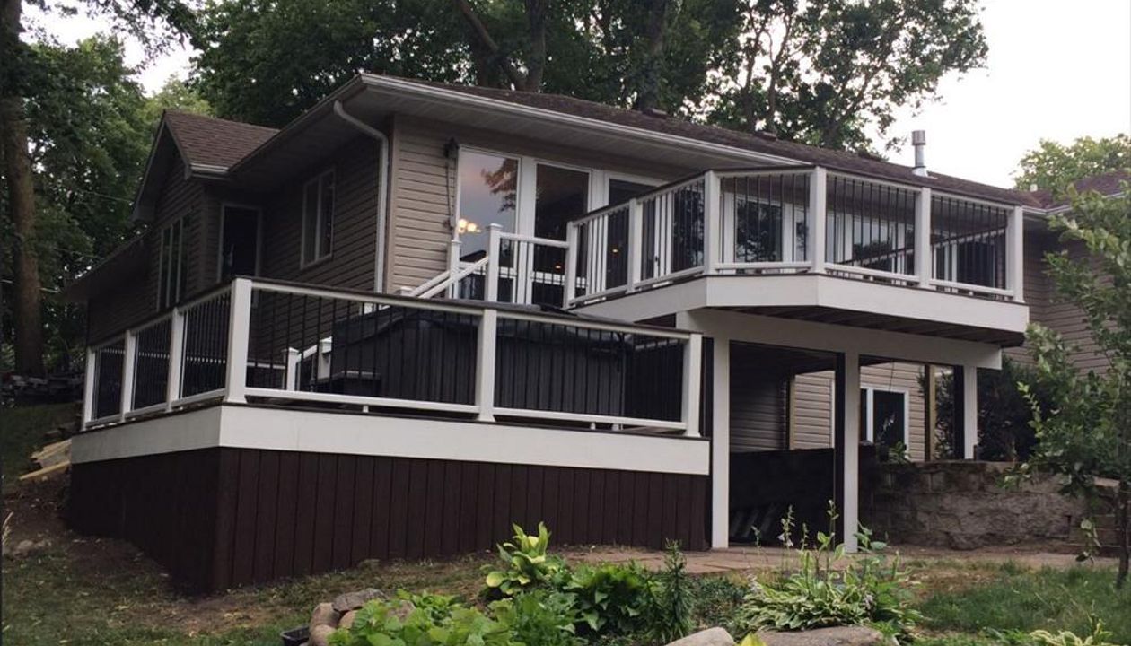 White Transcend Classic White Railing