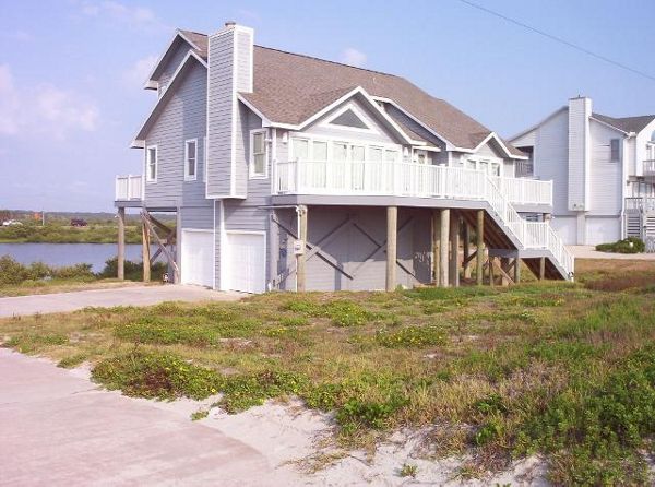 Oceanfront Railing holds up excellently