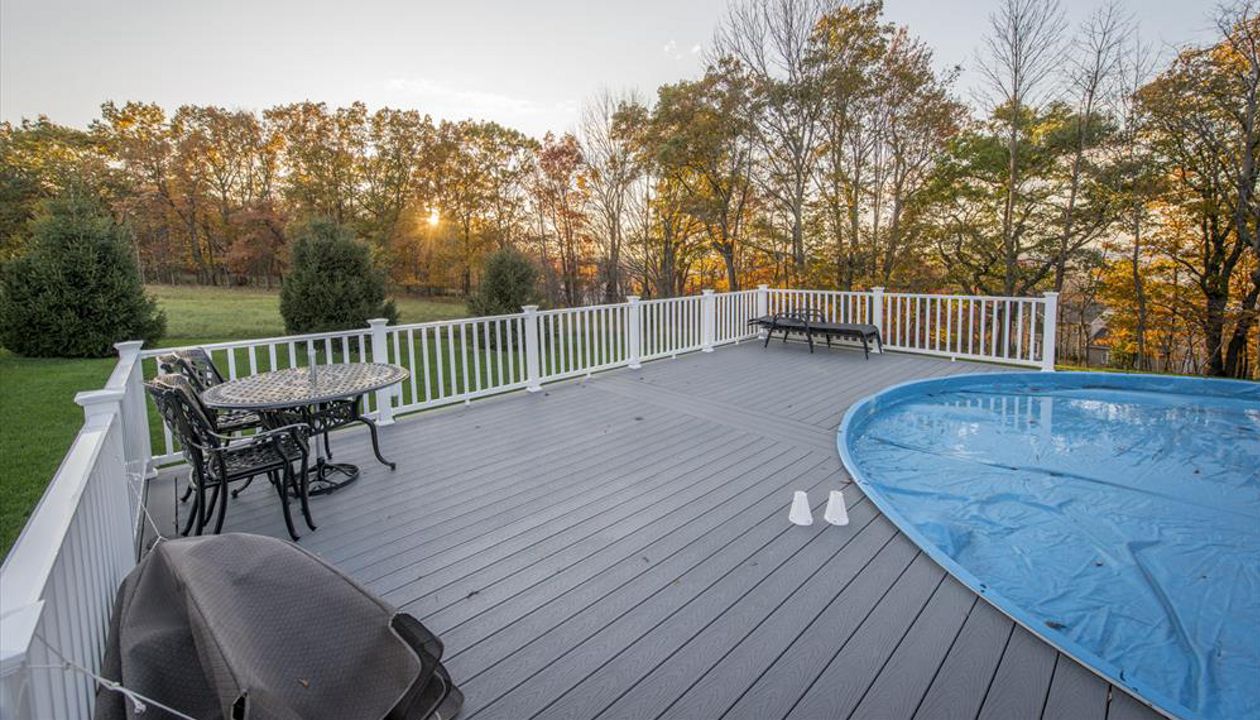 Pool Deck with Pebble Grey Select