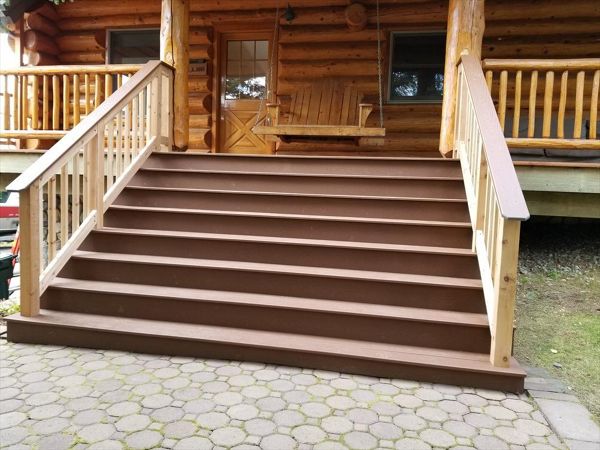 Trex Select Saddle decking, fascia, and railing cap